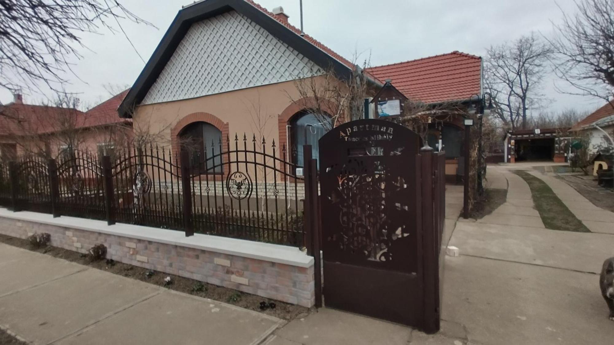 Bundik Vendeghaz Hotel Berettyoujfalu Exterior photo